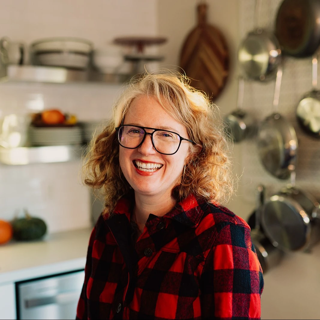 Chatter Marks EP 130 Cold War cakes with Julia O’Malley